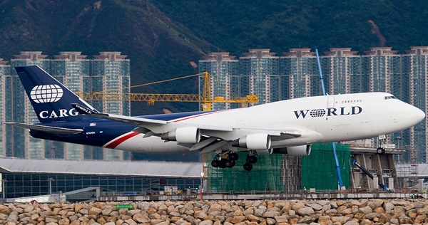 World Airways 747 landing at Hong Kong